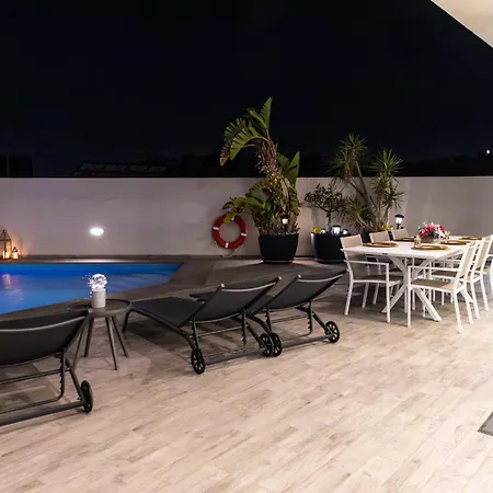 Ixoria Unit 1 W Private Pool By Arco Collection