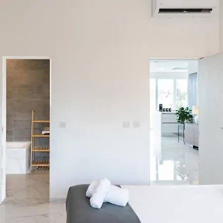 Ixoria Unit 1 With Private Pool By Arcocollection San Ġiljan